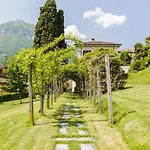 Willa Pergola *